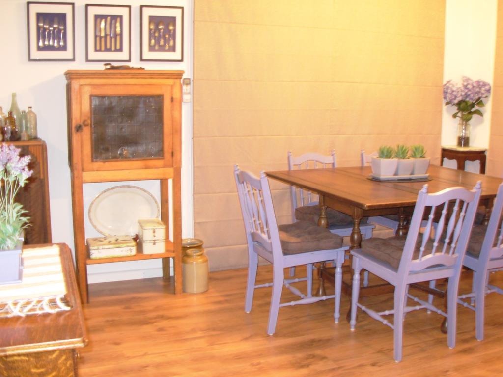 Linger Longer Cottages Port Elliot Room photo